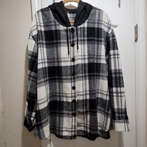 Cozy Black and White Plaid Hooded Button-Front Jacket/Shacket Size 2XL EUC